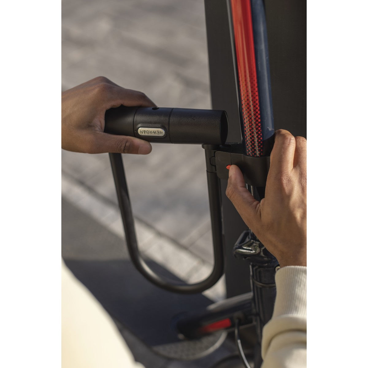 U-lock with mounting bracket